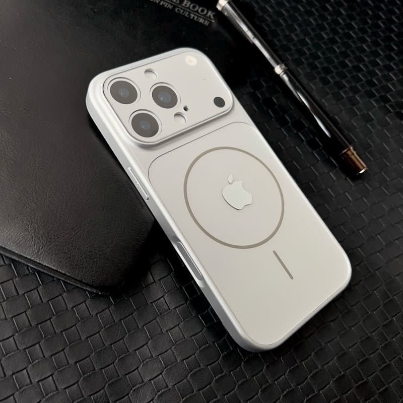 ChubbyArmor Cosmic - iPhone 17 Modeling Magnetic Frosted Case