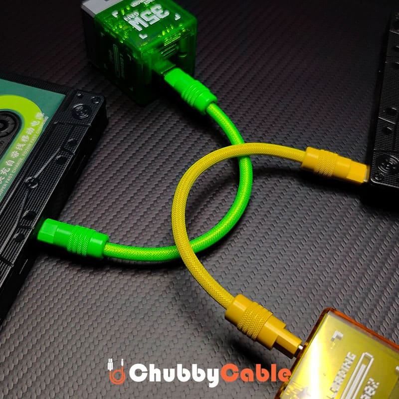 "Monochrome Chubby" Power Bank Friendly Cable