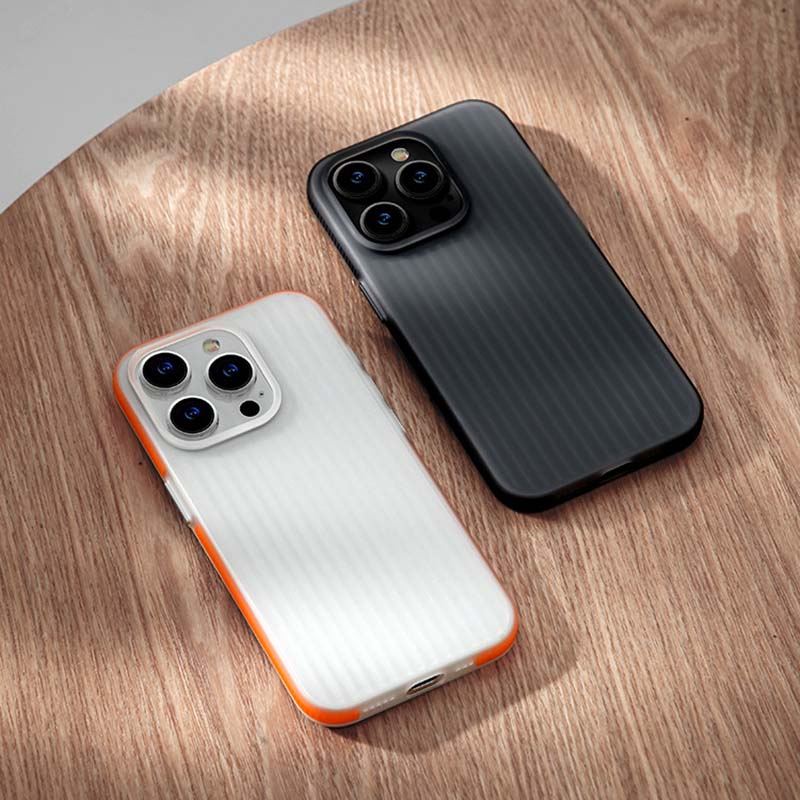 Silky Stripe Grip MagSafe iPhone Case